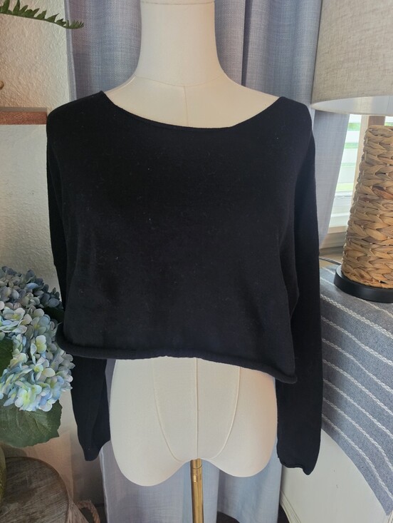 Brandy Melville Sweaters - Brandy Melville Off Shoulder Cropped Sweater